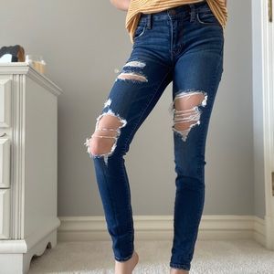 🔅TRADE🔅 American Eagle ripped jeans